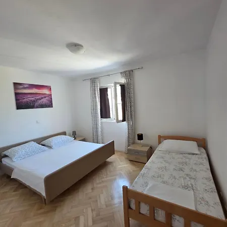 Apartment With Swimming Pool